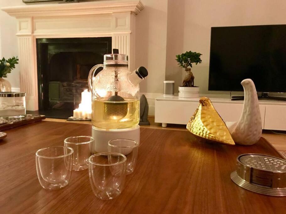 Stunning 2 Bed/2Bath Flat In Heart Of Kensington Daire Londra Dış mekan fotoğraf
