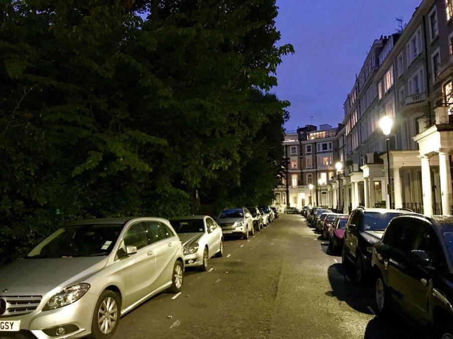 Stunning 2 Bed/2Bath Flat In Heart Of Kensington Daire Londra Dış mekan fotoğraf
