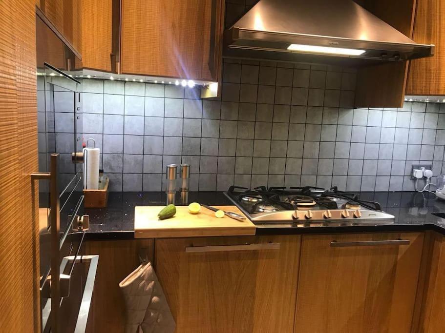 Stunning 2 Bed/2Bath Flat In Heart Of Kensington Daire Londra Dış mekan fotoğraf