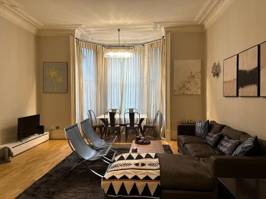 Stunning 2 Bed/2Bath Flat In Heart Of Kensington Daire Londra Dış mekan fotoğraf