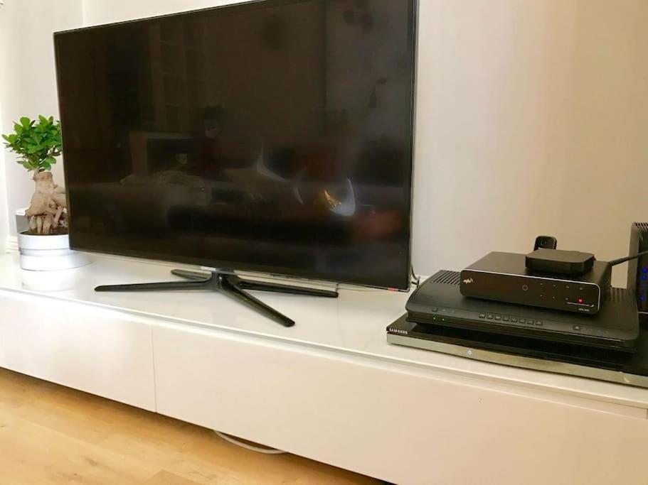 Stunning 2 Bed/2Bath Flat In Heart Of Kensington Daire Londra Dış mekan fotoğraf